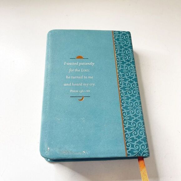 The Beloved Psalms: Morning & Evening Devotional Imitation Leather Broadstreet - Picture 6 of 16